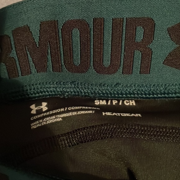 UA womans compression Capri Small - Picture 3 of 4